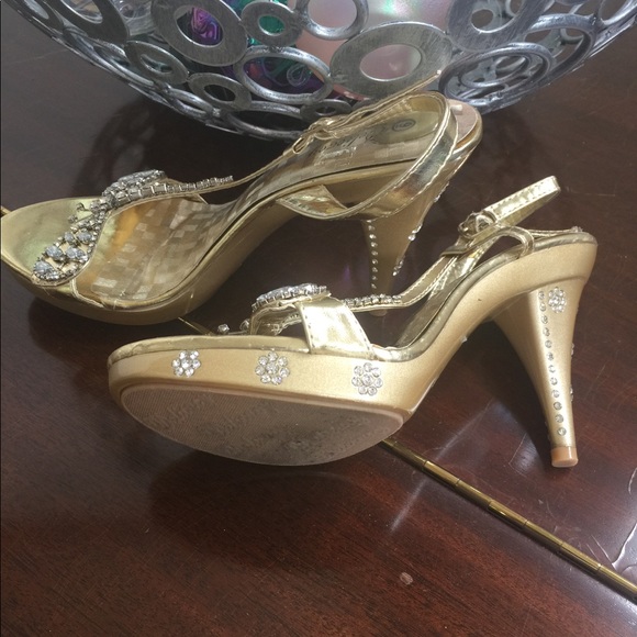 🌤Delicacy Shoes🌤 - Picture 2 of 8